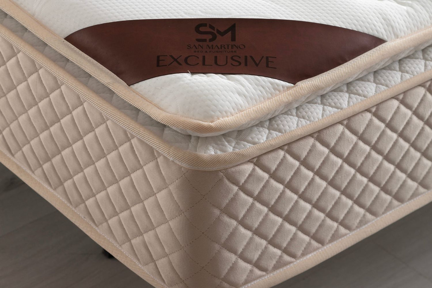 Matelas SAN MARTINO 32 cm d'Épaisseur Ressorts Beige - avec surmatelas Intégré