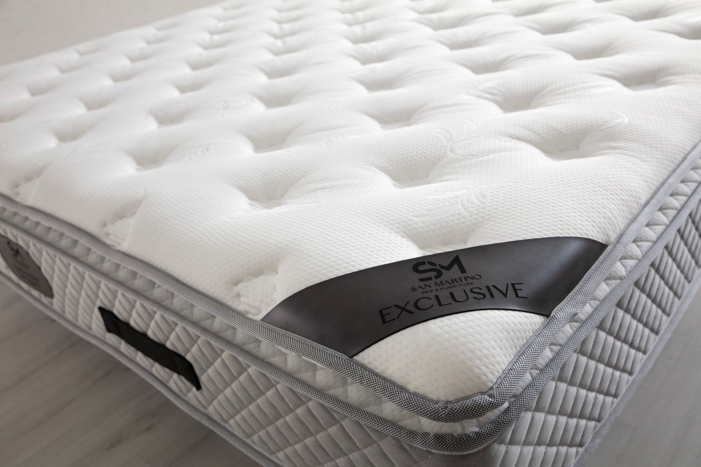 Matelas SAN MARTINO 32 cm d'Épaisseur Ressorts Gris - avec surmatelas Intégré