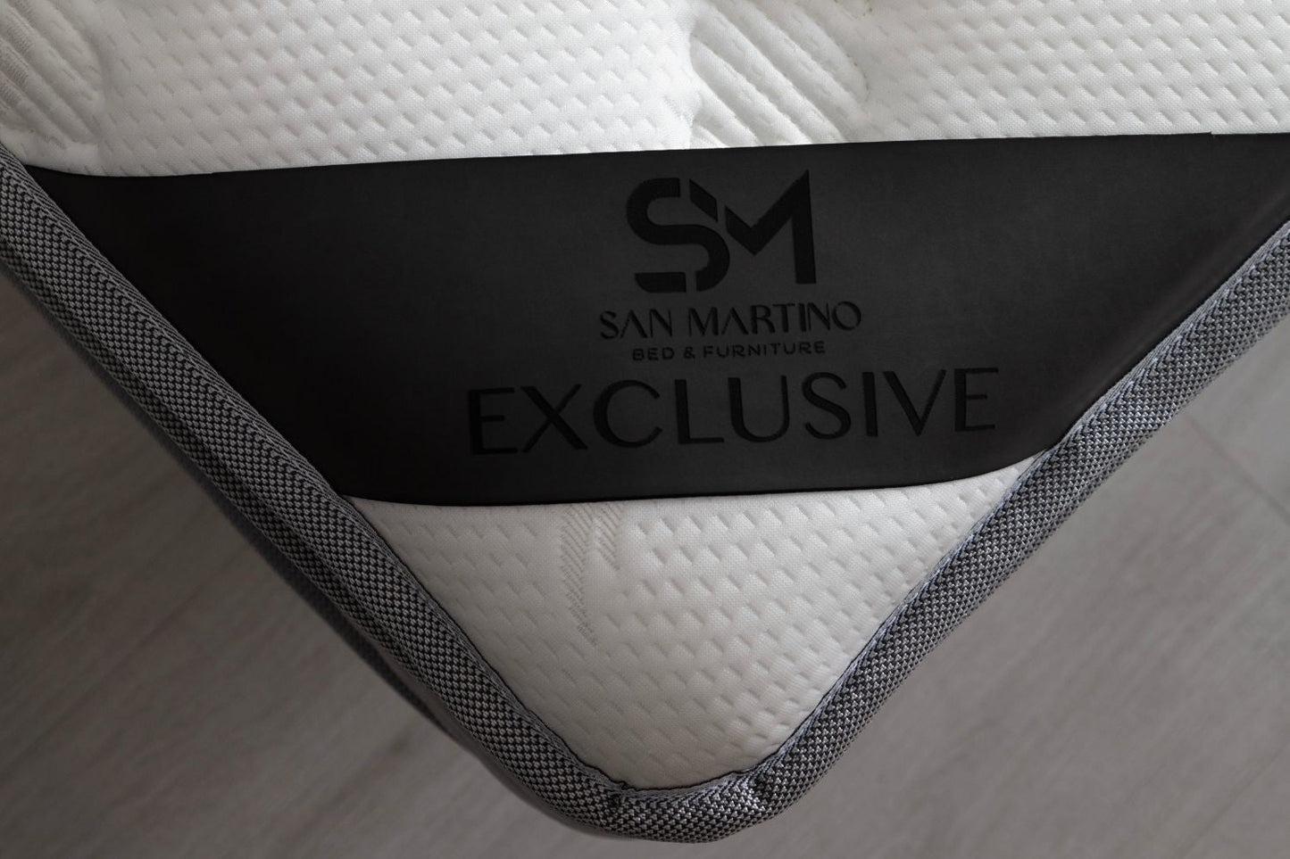 Matelas SAN MARTINO 32 cm d'Épaisseur Ressorts Gris - avec surmatelas Intégré